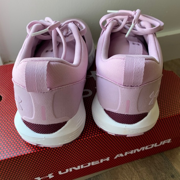 Sneakers - Picture 4 of 6